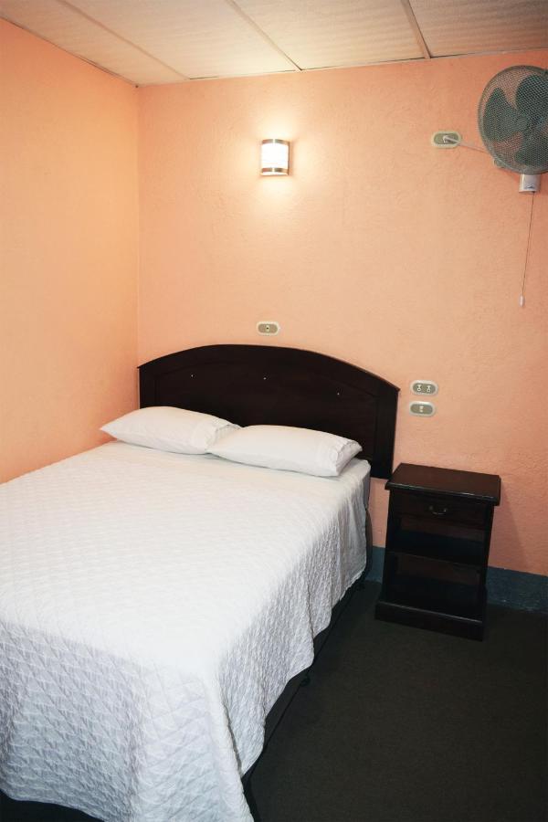 Hotel Fuentes Guatemala City Bagian luar foto